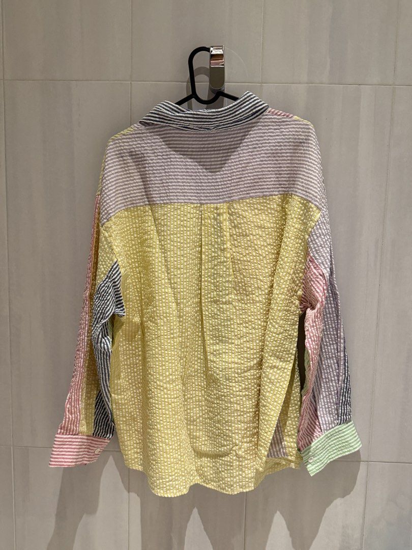 Multicolor Oversized Longsleeved Polo (Category: Longsleeves) located in Makati City. Submitted by josbd (Listing ID 1470337707, Image 2). Description: Multicolor Oversized Longsleeved Polo Fits S-XL Oversized fit Thrifted Has 1 different button and small stain (swipe to see).