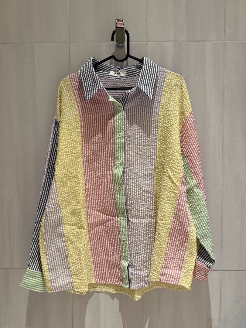 Multicolor Oversized Longsleeved Polo (Category: Longsleeves) located in Makati City. Submitted by josbd (Listing ID 1470337707, Image 1). Description: Multicolor Oversized Longsleeved Polo Fits S-XL Oversized fit Thrifted Has 1 different button and small stain (swipe to see).