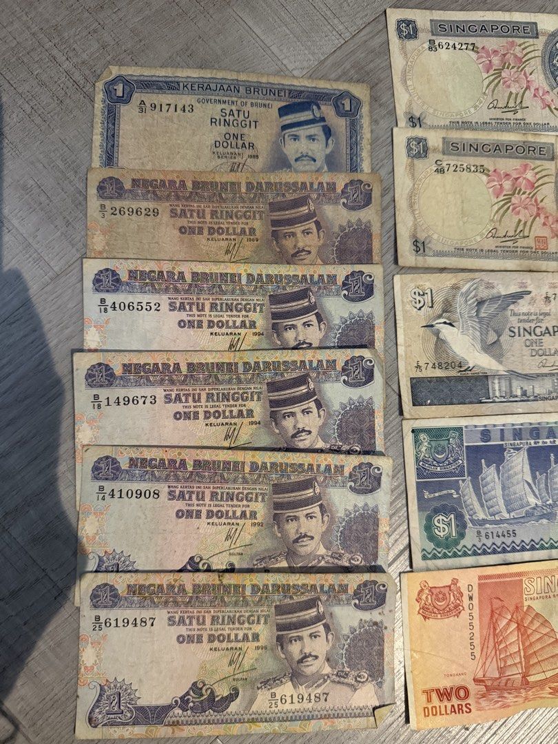 Multiple old notes (Category: Currency) located in Singapore. Submitted by uncleringgo (Listing ID 1470179056, Image 2). Description: Name your price, clearing out and found these notes☺️.