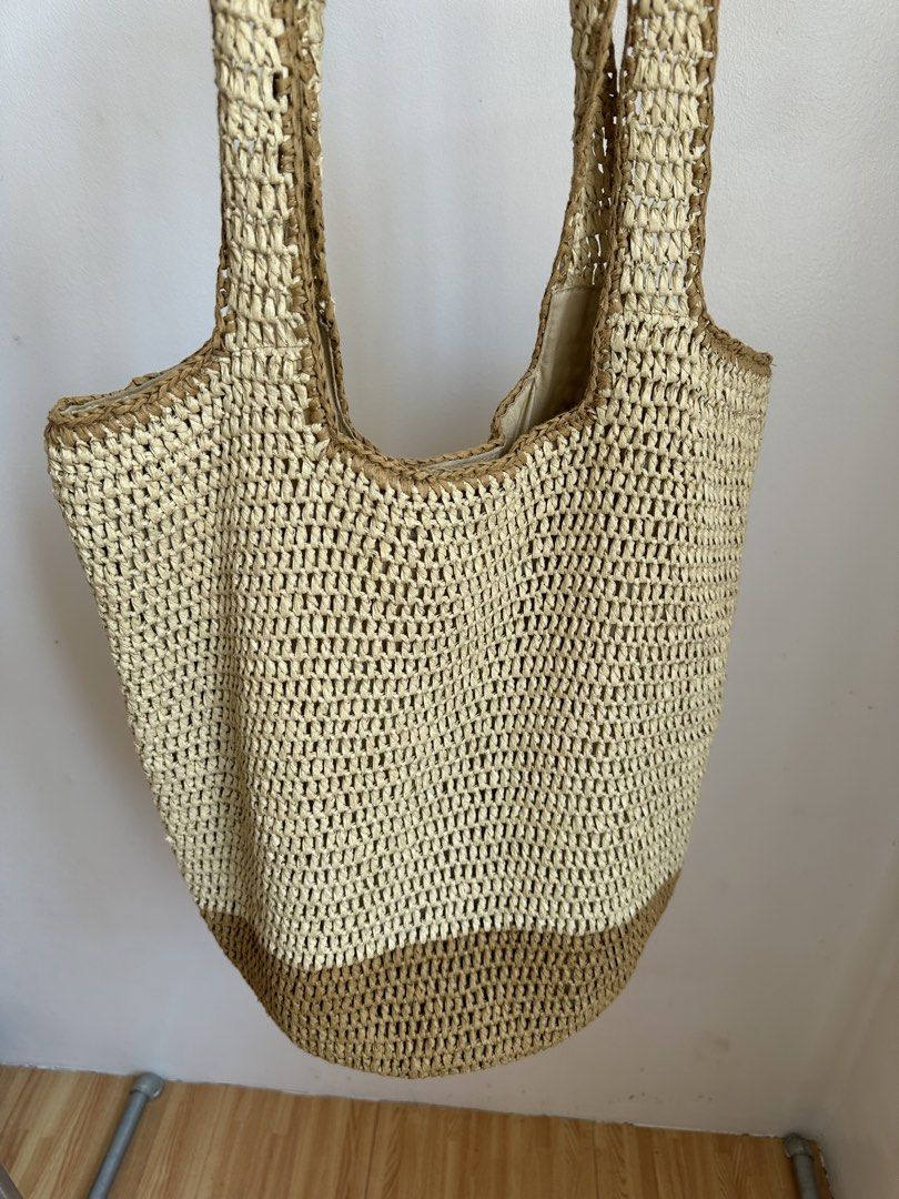 Native Tote bag (Category: Tote Bags) located in Cebu City. Submitted by diabriciaa (Listing ID 1470212756, Image 3). Description: .