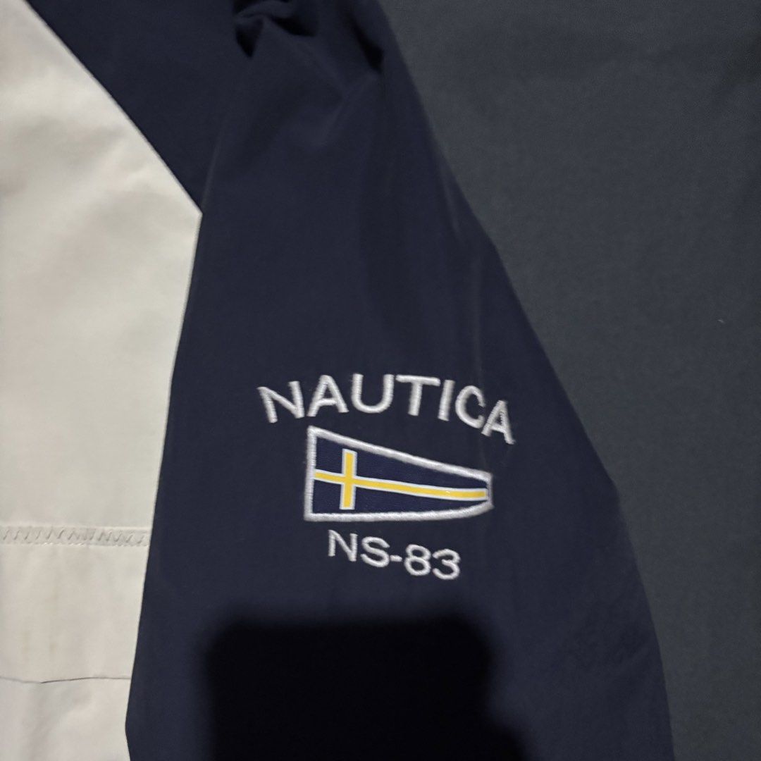 NAUTICA TWOTONE WINDBREAKER (Category: Coats, Jackets and Outerwear) located in Taytay. Submitted by dwinsapparel (Listing ID 1470251958, Image 2). Description: NAUTICA TWOTONE WINDBREAKER W-26 L- 31.5 EXCELLENT CONDITION NEED WASH COMPLETE TAGS.