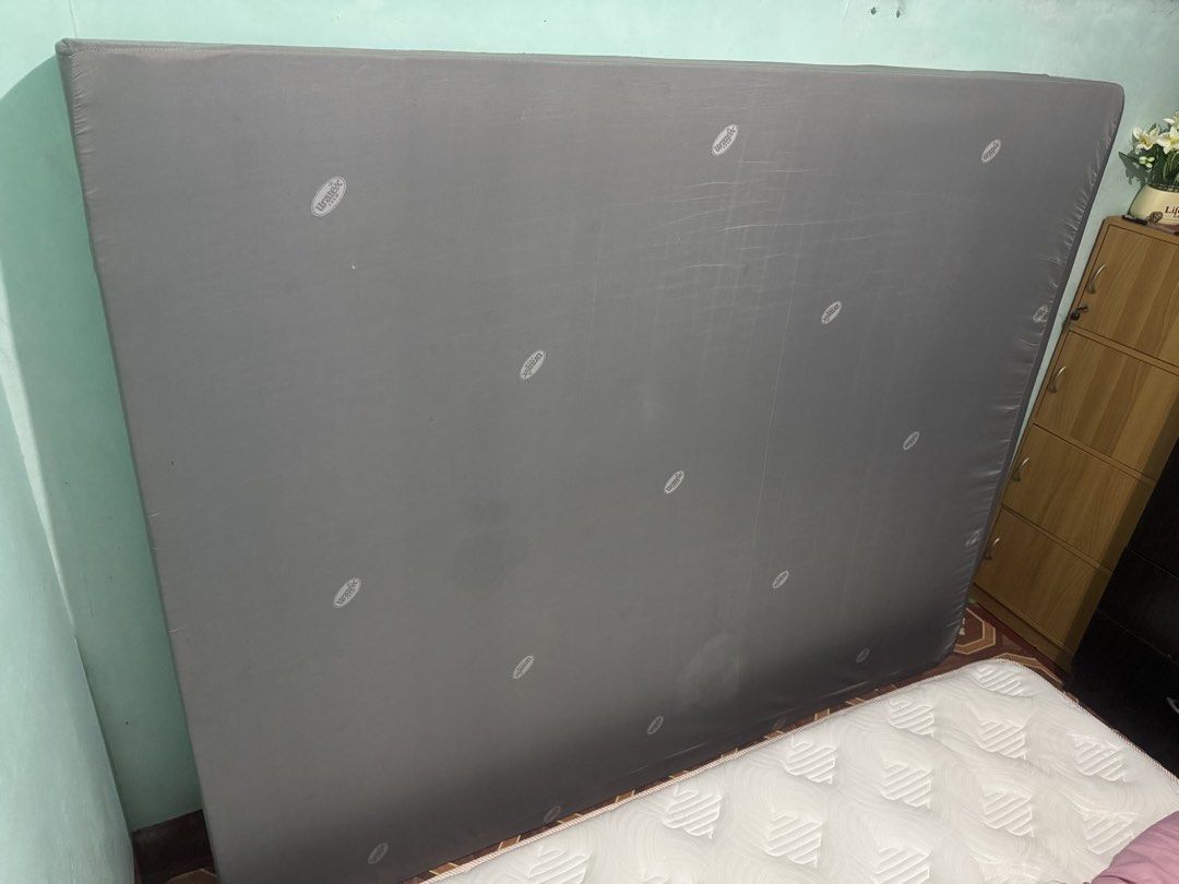 Negotiable Uratex Queen Size Mattress (Category: Bed Frames & Mattresses) located in Las Pinas. Submitted by ._.peyy (Listing ID 1470267610, Image 1). Description: .