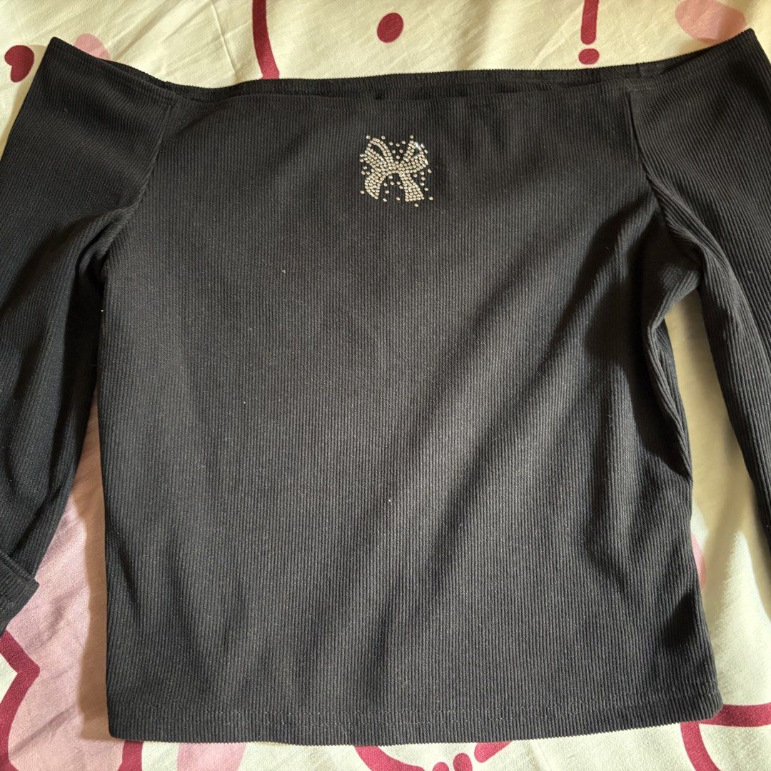 never been used (Category: Longsleeves) located in Binan City. Submitted by asteria.ann (Listing ID 1470263573, Image 2). Description: .