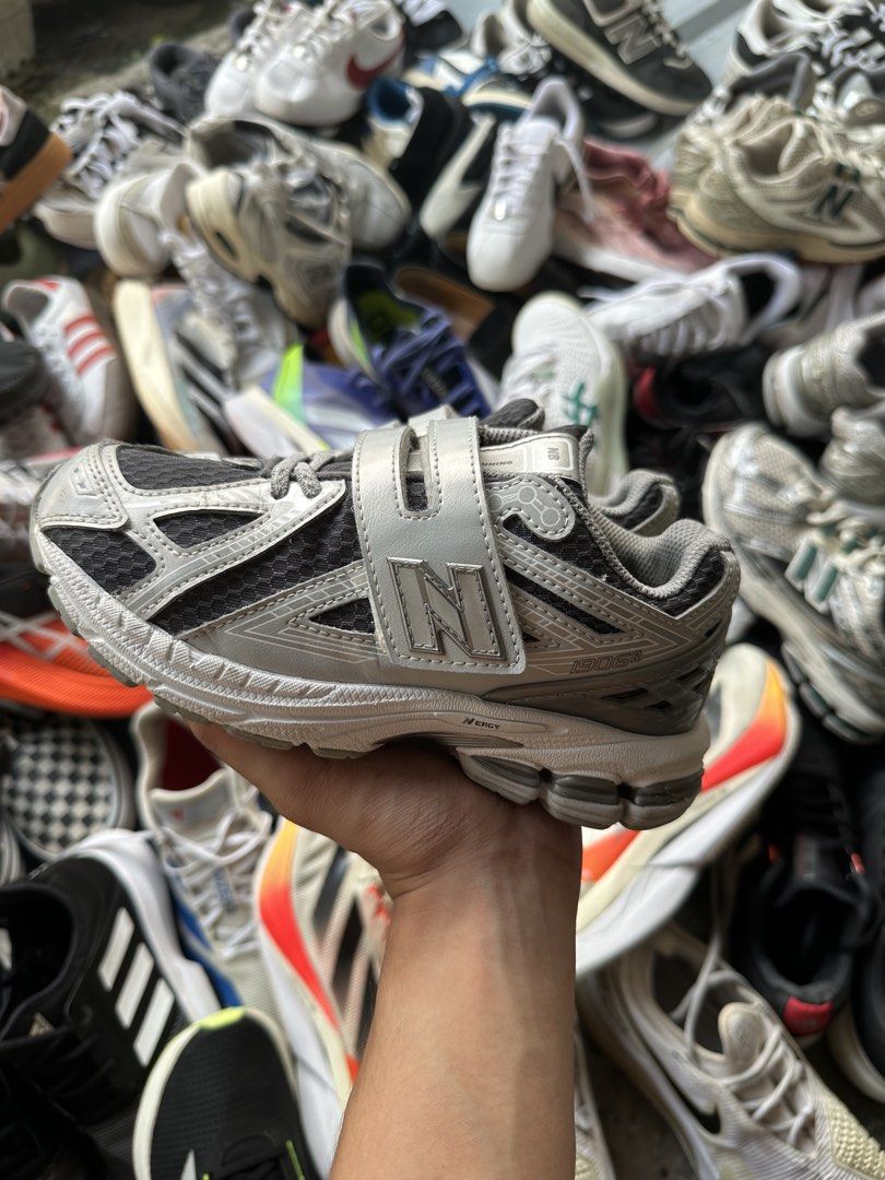 New Balance 1906 Hook & Loop (Category: Babies & Kids Fashion) located in Marikina City. Submitted by azaero (Listing ID 1470284203, Image 1). Description: Size kids / Youth US 2 / cm 20 / Euro 33.5 Excellent Condition.