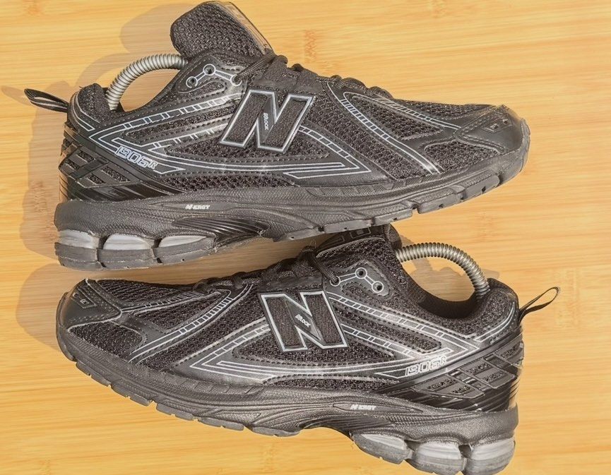 New Balance 1906r (Category: Casual Shoes) located in Pateros City. Submitted by andrealexthrifts (Listing ID 1470197944, Image 2). Description: .