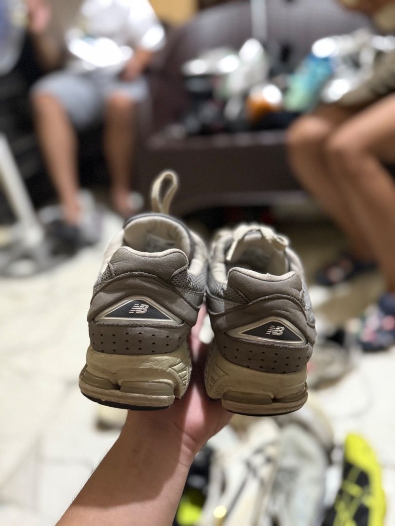 New Balance 2002R Grey Sneakers (Category: Sneakers) located in Molave. Submitted by thrifttashoe (Listing ID 1470307098, Image 3). Description: - Brand/Model: New Balance 2002R Need wash lang!.