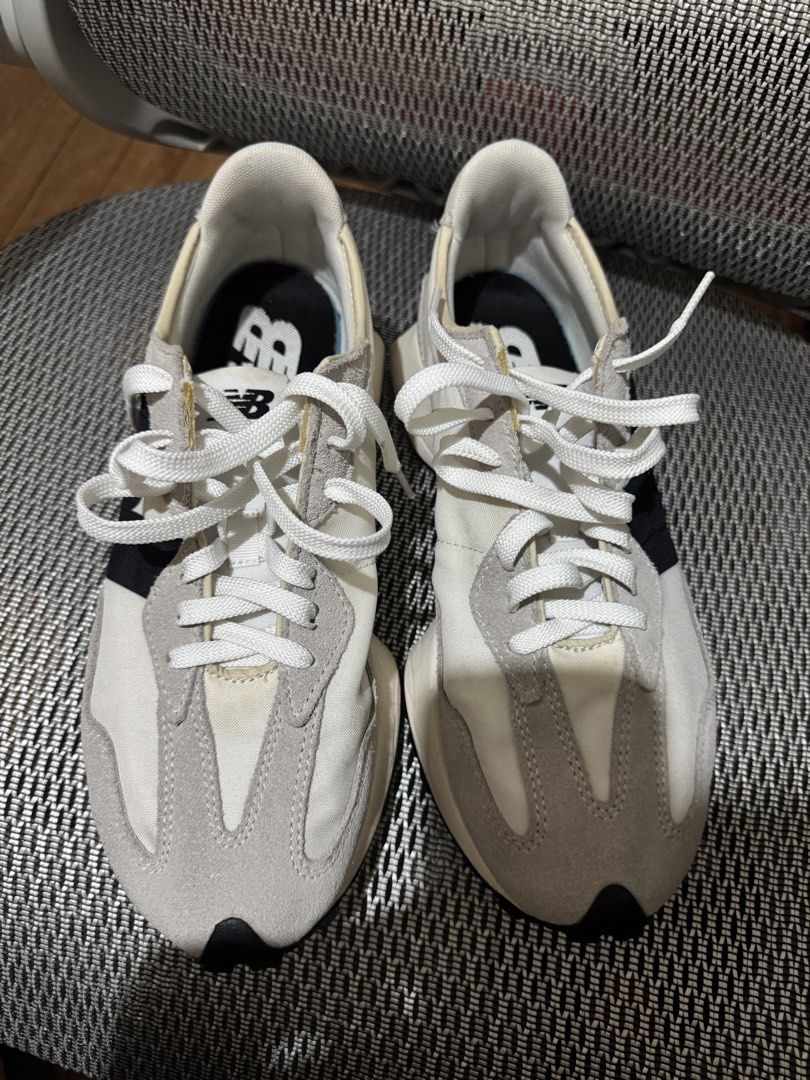New Balance 327 Seasalt Grey (Category: Sneakers) located in Quezon City. Submitted by k_p13 (Listing ID 1470189219, Image 2). Description: ₱1,500 only Size 9.5, pair only Issue: needs reglue Bought from SG .