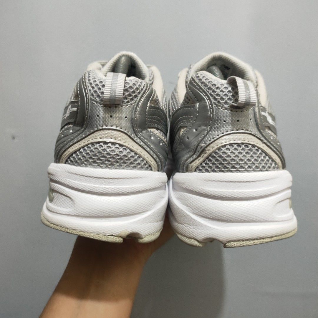 New Balance 530 Silver Metallic (Category: Sneakers) located in Iligan City. Submitted by uishoe (Listing ID 1470260204, Image 3). Description: Excellent Condition Minimal signs of usage only Size 42.5 EUR 9 US.