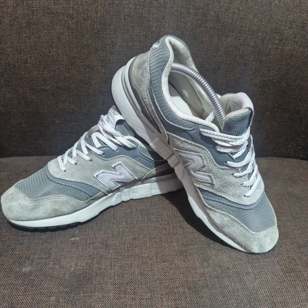 New Balance 997H (Category: Sneakers) located in San Pedro. Submitted by reynardkurtnavela (Listing ID 1470295203, Image 2). Description: PAKIBASA MUNA!! Size 9us/ 42euro Excellent condition Slight sign of usage bawal sa maselan Ukay shoes Authenticity not guarantee P950 only. add shipping fee sa malayo.