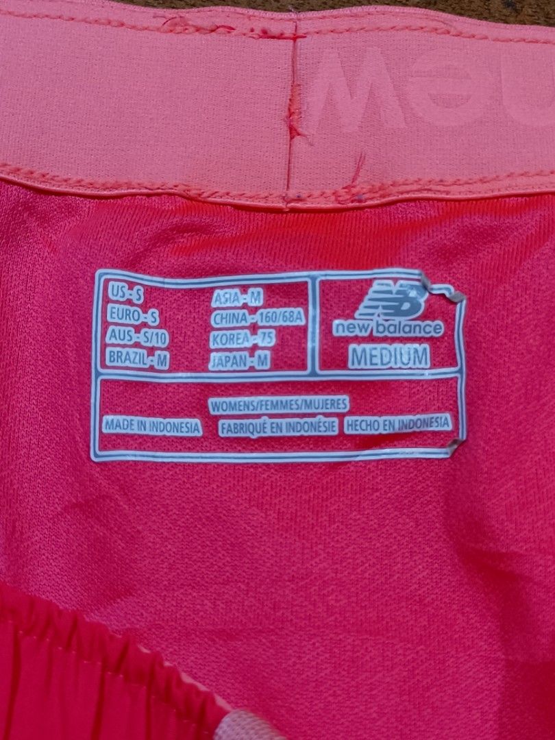 New Balance active wear size medium (Category: Activewear) located in Quezon City. Submitted by selectorsthrift (Listing ID 1470211853, Image 3). Description: new balance active padded jacket 550 only new balance active shorts 300 only all in excellent condition.