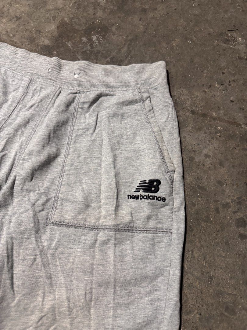 New Balance grey short (Category: Shorts) located in Pasig City. Submitted by dripthrift1600 (Listing ID 1470319387, Image 3). Description: - New balance grey short - Good condition - Issue: None - Sizes: S - Dimes: 30x18.