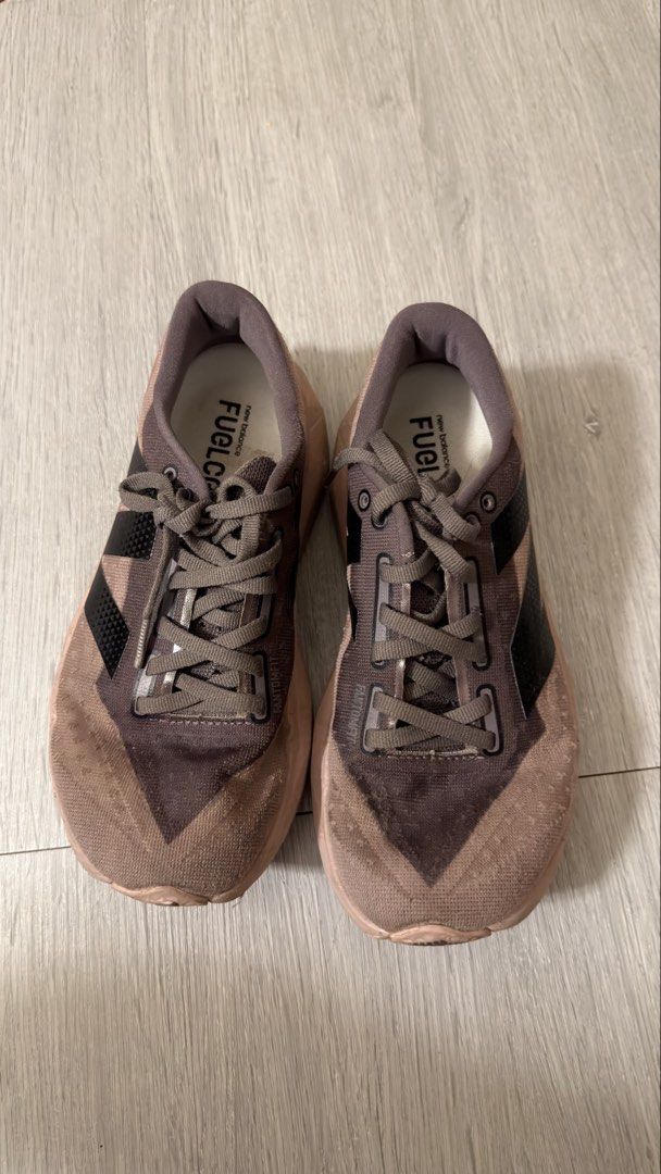 New Balance running shoes (Category: Babies & Kids Fashion) located in Makati City. Submitted by thriftyfive (Listing ID 1470287848, Image 2). Description: .