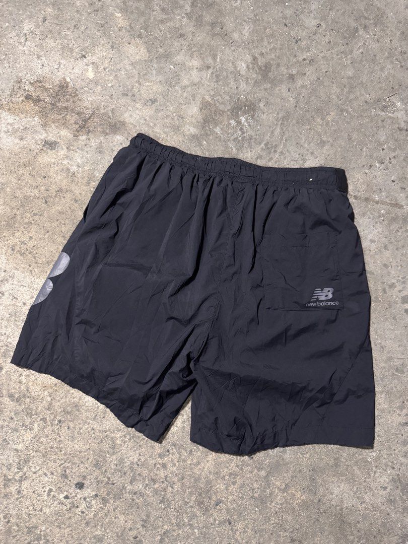 New balance walking short (Category: Shorts) located in Pasig City. Submitted by dripthrift1600 (Listing ID 1470319830, Image 2). Description: - New Balance Walking short - Good condition - Issue: None - Sizes: S - Dimes: 28x17.