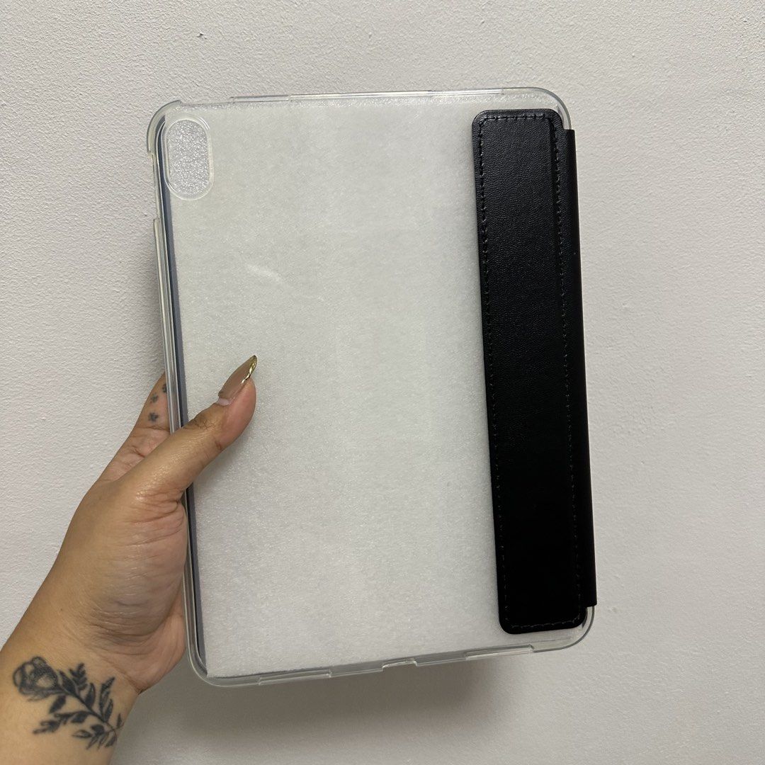 NEW iPad 10th Gen Casing (Category: Cases & Sleeves) located in Pasig City. Submitted by loveyyy08 (Listing ID 1470296875, Image 2). Description: NEW iPad 10th Gen Casing RFS: Wrong unit :( 📍Location: Pasig Lifehomes 🛵Delivery: Same day delivery/LBC only 💰Mode of Payment: Cash/Bank Transfer .