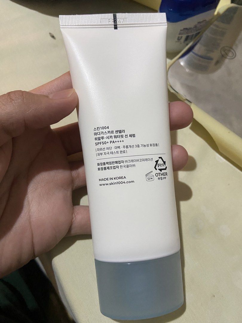 Newly bought skin1004 sunscreen (Category: Face Care) located in Iloilo. Submitted by bykirby (Listing ID 1470192133, Image 2). Description: Newly bought po for 740+ im moreno may white cast po pala sakin hahaha baka gumagamit po kayo neto bigay kopo lesseer price thank you.