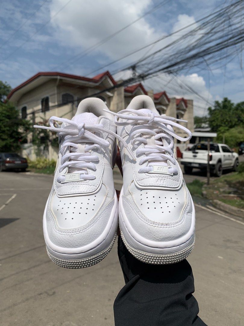 Nike | air force 1 shadow / womens 5.5 • 36 (Category: Sneakers) located in Cebu City. Submitted by rarathriftedcb (Listing ID 1470191585, Image 2). Description: Nike ✅ Air Force 1 Shadow Triple white 🤍 Womens 5.5 ‼️ Euro 36 Cm 22.5 1,380pesos + sf 100 No box / pair only Location : cebu city Page : rara thrifted Jnt nationwide Message us 📩.