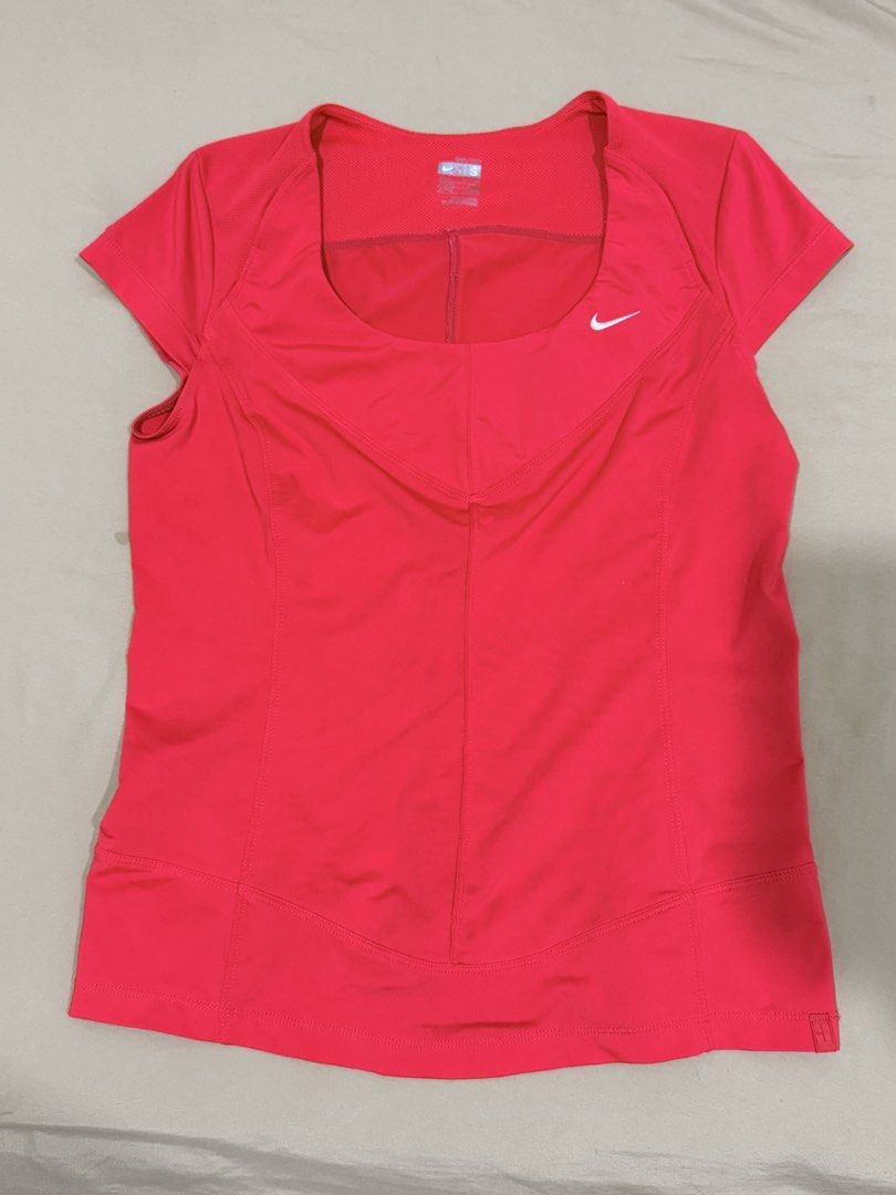 Nike Active Wear (Category: Activewear) located in San Mateo. Submitted by tintinda0011 (Listing ID 1470281444, Image 1). Description: .