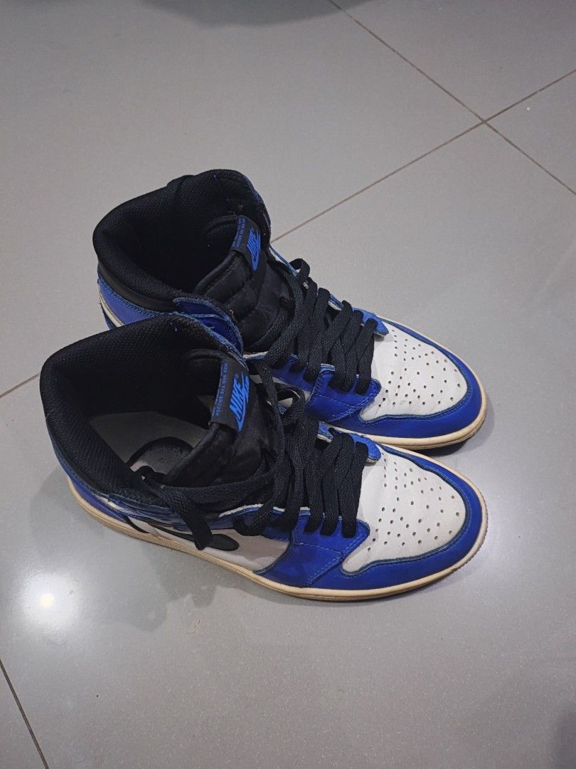 Nike Air Jordan 1 Retro High (Category: Sneakers) located in Cainta. Submitted by rkic02 (Listing ID 1470143257, Image 3). Description: Nike Air Jordan 1 High Cut Size: US 8.5 / UK 7.5 / EUR 42 With minimal creases and scratches. Has spike and grip on thr floor. RFS: Hindi na kasya. Need funds for school. MOP: Cash/Gcash Meetup or delivery (Buyer will shoulder the SF). Loc: Cainta, Rizal PM FOR MORE INFO.