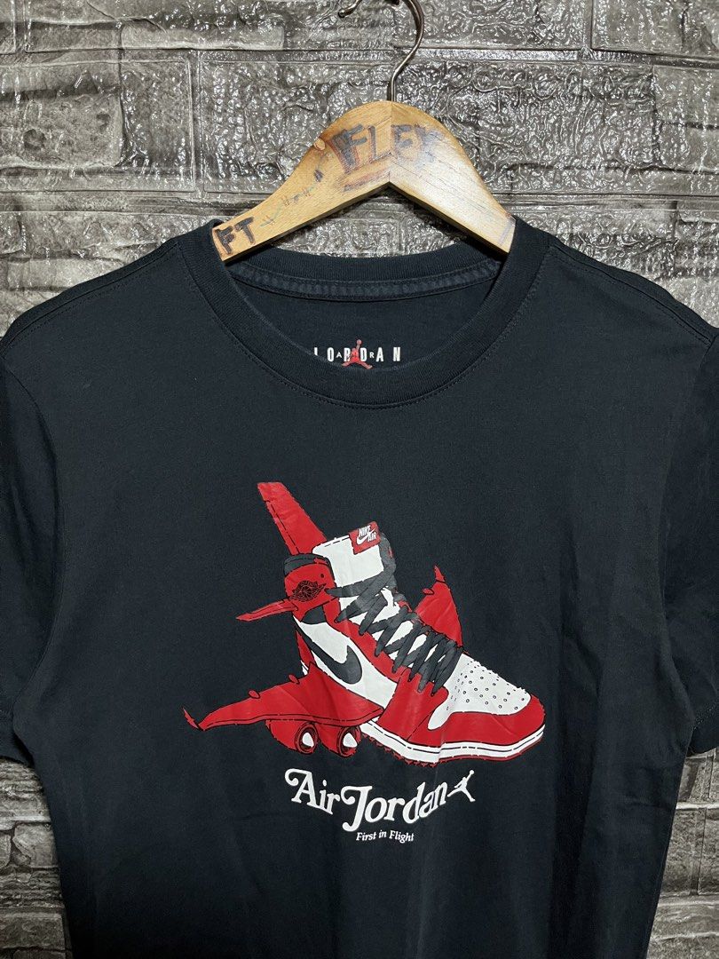 Nike Air Jordan Graphics Shirt (Category: Tshirts & Polo Shirts ) located in Manila. Submitted by flex_curation (Listing ID 1470221191, Image 2). Description: 18x25 IN VERY GOOD CONDITION BACOOR CAVITE LOC.
