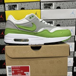 (Category: ) located in . Submitted by pickplanet_sneaker_shirt (Listing ID 1470291842, Image 1). Description: .