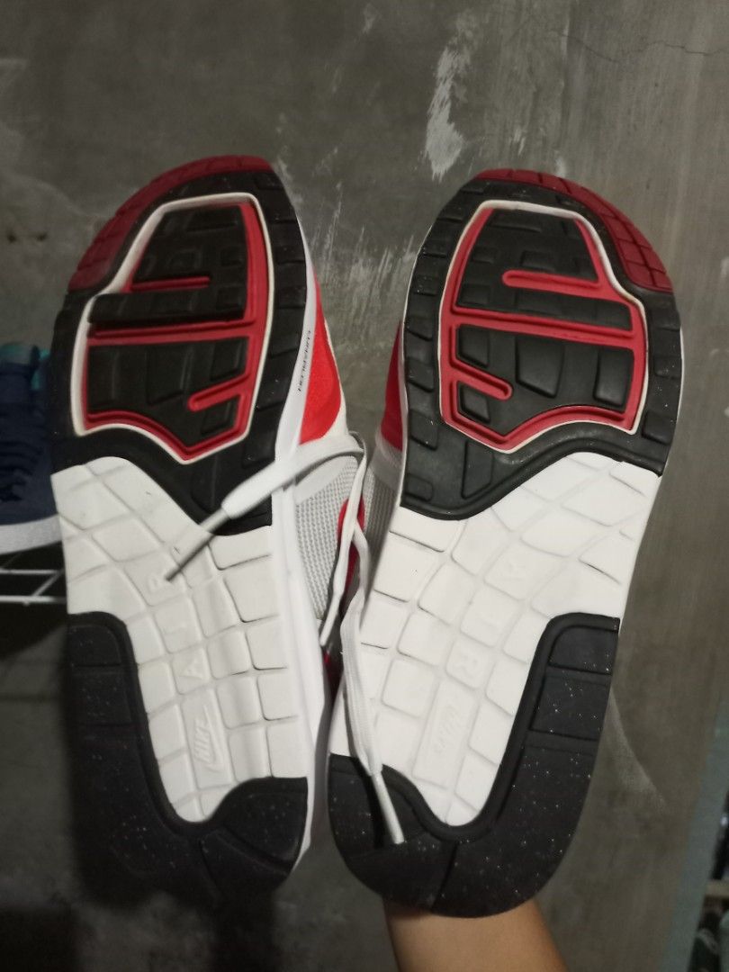 Nike Air Max Lunar1 White Red Size 9.5 (Category: Sneakers) located in Mabalacat. Submitted by hasashoe (Listing ID 1470282620, Image 3). Description: - Brand/Model: Nike Air Max Lunar1 (White/Red) - Product Code: 654469-101 - Size: Men's US 9.5 / UK 8.5 / EUR 43 / 27.5 cm - Comfort Tech: Classic Air Max cushioning combined with a responsive Lunarlon sole - Materials: Breathable mesh upper with durable synthetic overlays - Condition: Clean white 