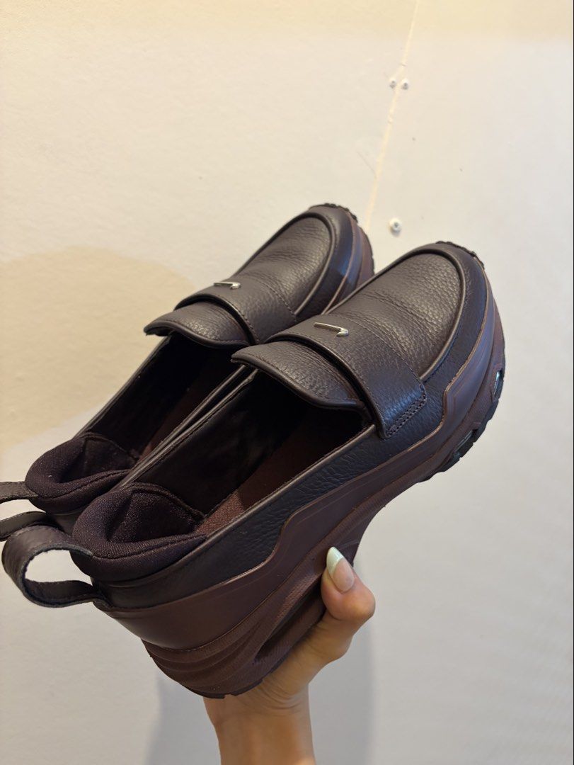 Nike Air Max Phenomena Size 8 (Category: Loafers) located in Cagayan de Oro. Submitted by geminiakabane (Listing ID 1470257301, Image 1). Description: Original price: 8,595 Used twice only No issues RFS: Not being used, might as well sell.