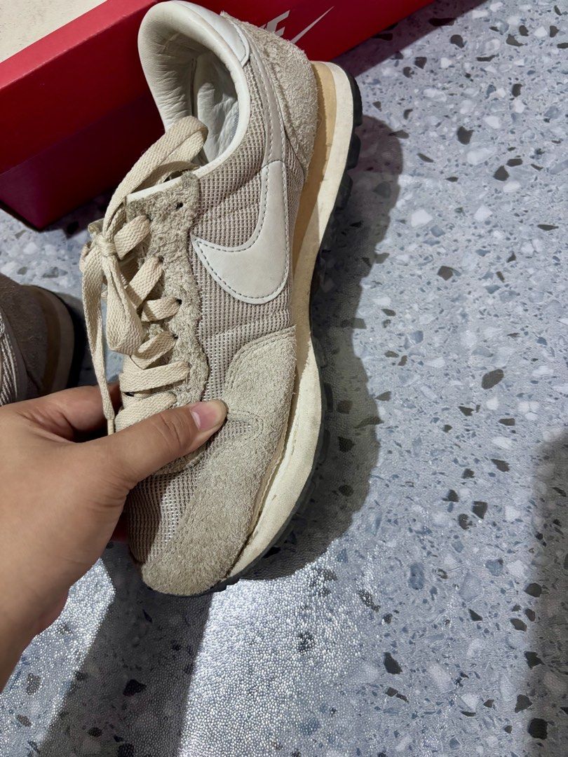NIKE AIR PEGASUS 83 PRM (Category: Sneakers) located in Manila. Submitted by keyttttt_keyttttt (Listing ID 1470190441, Image 1). Description: Comes with complete box ✨Condition: Pre-loved used but still wearable! The sole is slightly detached, but it can still be fix..