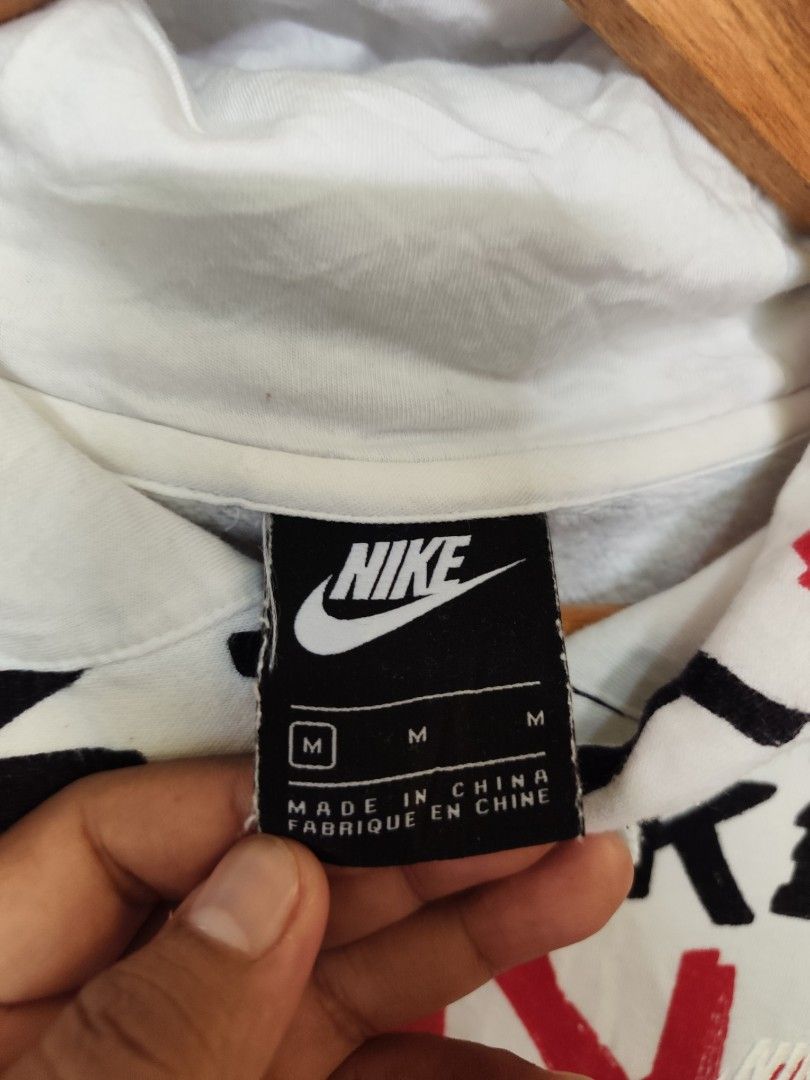 Nike AOP Hoodie Jacket 🔥 (Category: Coats, Jackets and Outerwear) located in Tabaco. Submitted by thrifttobecool (Listing ID 1470246505, Image 3). Description: Excellent Condition 💯 9.8/10 Color Rate 💯 22 Width 📌 27 Length 📌 M - L ✅ issue: minimal stain ( need wash ) 📌 450 ✅ + sf 📌 Location Bicol ✅.