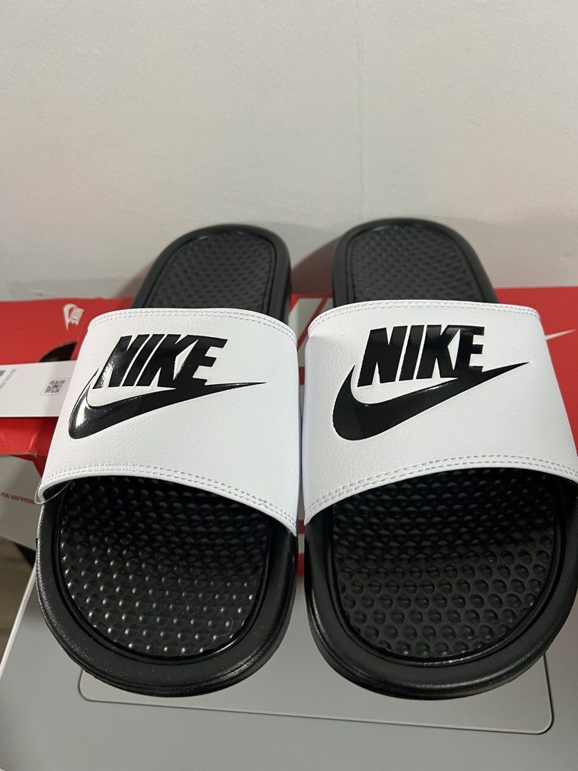 NIKE BENASSI SLIDES MENS SIZE 8,9 & 10 (Category: Slippers & Slides) located in Baguio. Submitted by kyrawang22 (Listing ID 1470237809, Image 3). Description: .