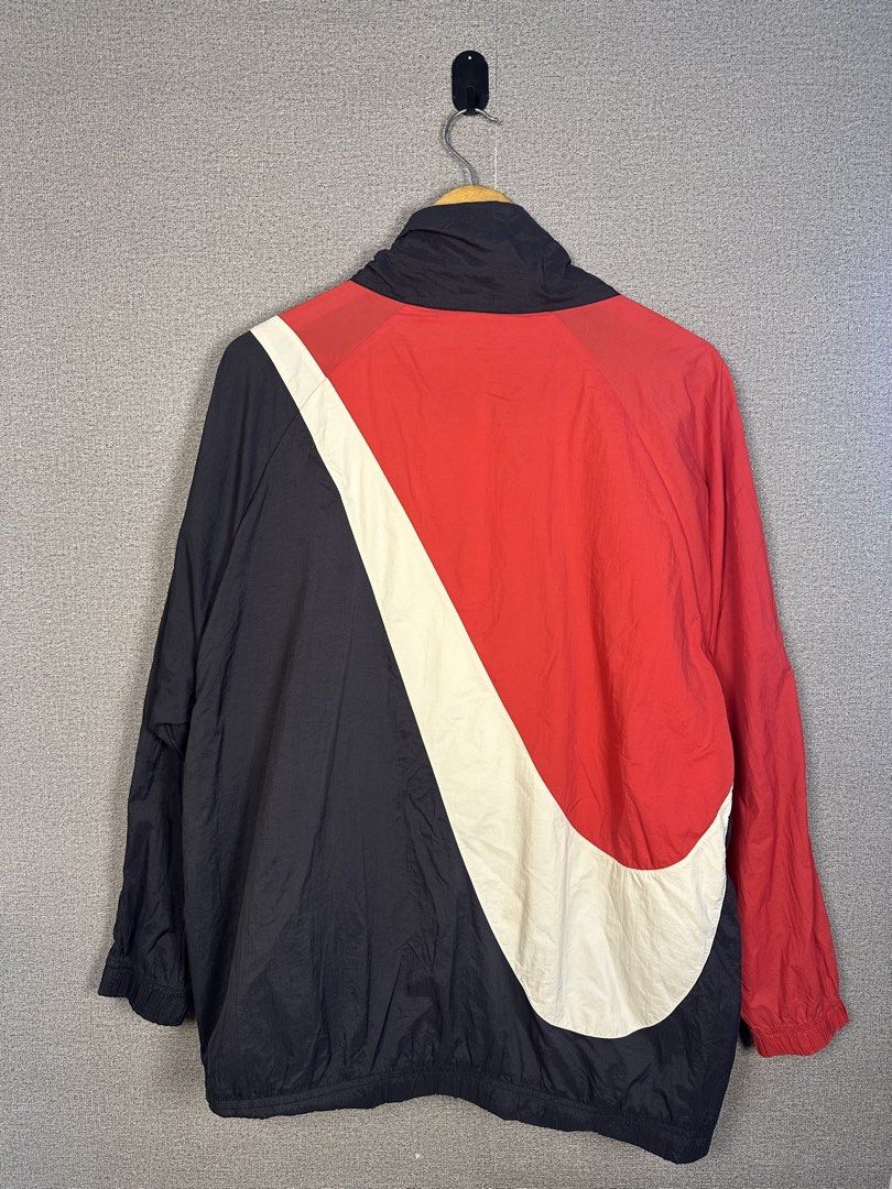 NIKE BIG SWOOSH WOVEN JACKET (Category: Coats, Jackets and Outerwear) located in Rizal. Submitted by jamesthrift (Listing ID 1470155881, Image 2). Description: NIKE BIG SWOOSH WOVEN JACKET Size : XL Dimes: -width 25.5 -length 29 Condition: excellent Color Rate: 9.5 Issue:none 🏷️999+sf.