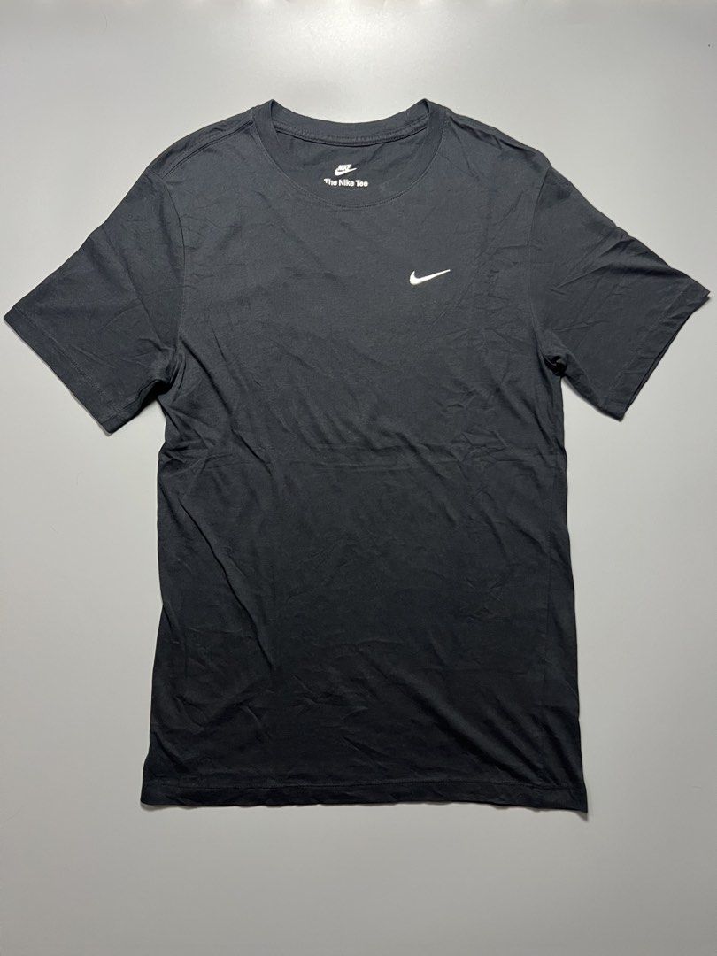 NIKE BLACK SHIRT (Category: Tshirts & Polo Shirts ) located in Bacolod City. Submitted by bcdapparelshop (Listing ID 1470186783, Image 1). Description: NIKE BLACK SHIRT EXCELLENT CONDI 18w x 27l SMALL ON TAG 9.5/10 CR NO ISSUES! 📍NEGROS OCCIDENTAL.