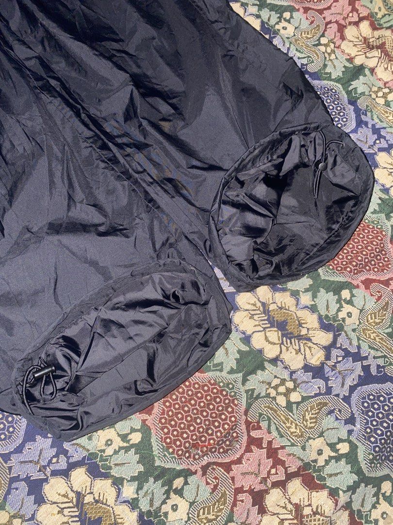 Nike Black Windbreaker Pants Drawstring Cuffs XL (Category: Joggers) located in Manila. Submitted by zhu.finds (Listing ID 1470249122, Image 3). Description: - Brand: Nike - Item: Track Pants - Color: Black - Size: XL - Waistband: Elastic with snap button closure - Cuffs: Adjustable drawstring at the ankles - Interior: Breathable mesh lining - Origin: Made in Vietnam - Condition: Excellent / Ready to wear.