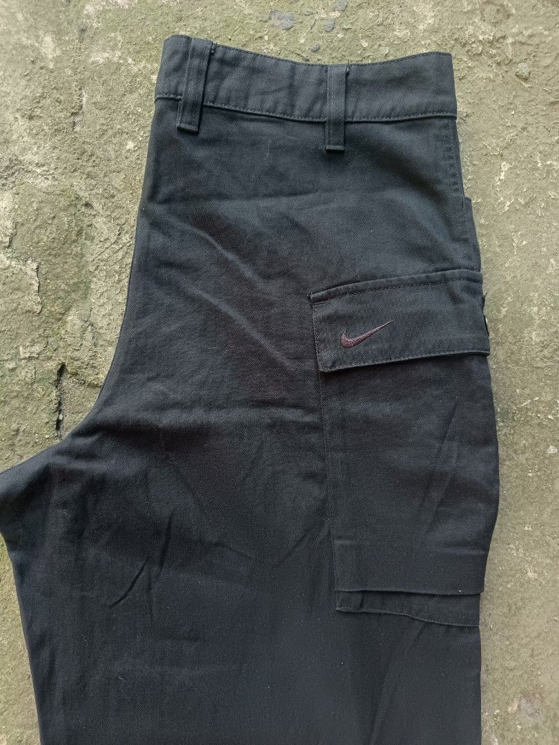 Nike cargo trouser pants (Category: Trousers) located in Taguig. Submitted by keyandelan18 (Listing ID 1470144524, Image 3). Description: Nike Cargo Trouser pants excellent condition no issue 34,XL on tag Dimes: W-34 L-39 leg opening-9. 5 1k shipped taguig loc.