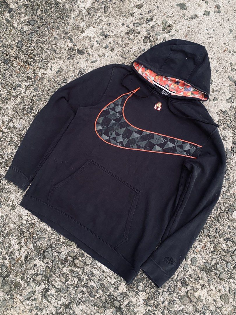 NIKE CNY HOODIE (Category: Activewear) located in Baguio. Submitted by reniel_thrift (Listing ID 1470283222, Image 1). Description: forsale Nike Big Swoosh Chinese New Year Hoodie •Very Good Condition •Color Rate: 9/10 •Issue: Hairline -Size XLarge On tag -Width -Length ₱580ship 📍Baguio City🌲 .