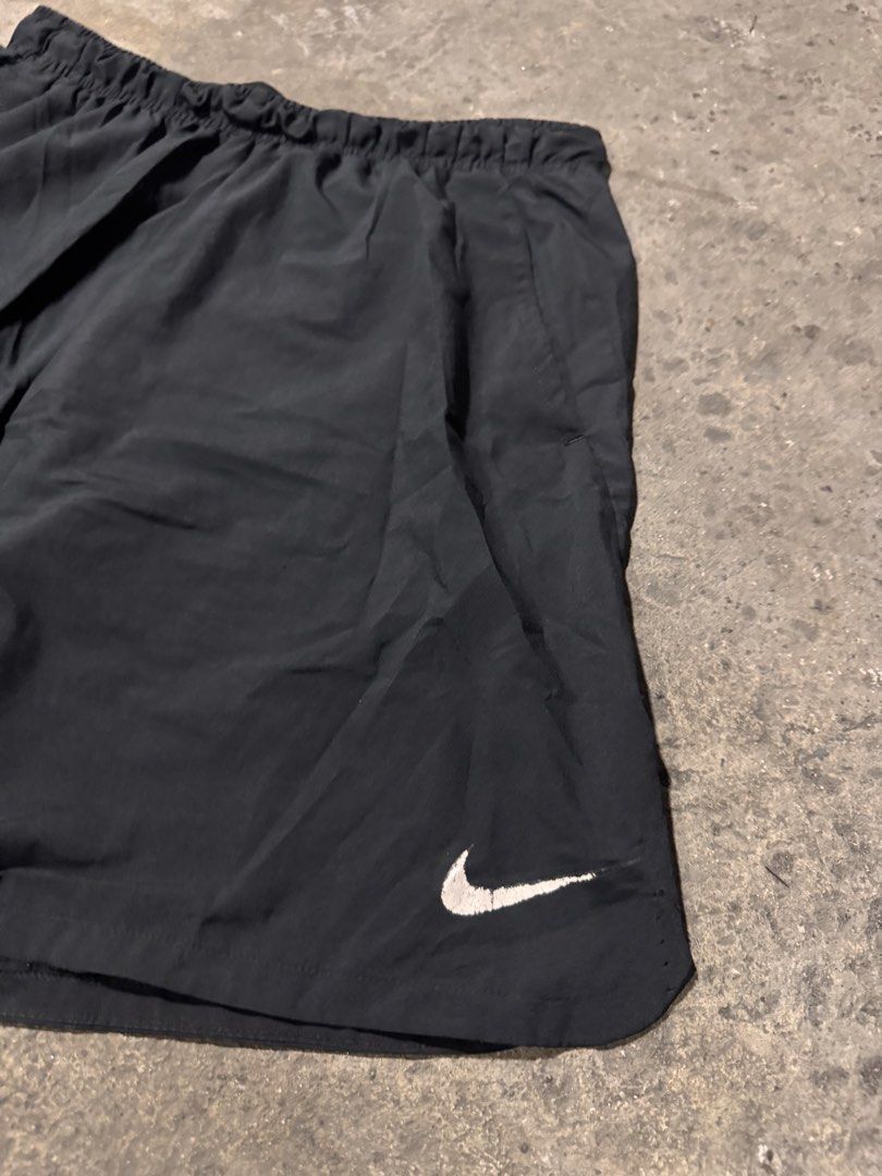 Nike dri fit (Category: Shorts) located in Pasig City. Submitted by dripthrift1600 (Listing ID 1470317105, Image 3). Description: - Nike dri fit - Good condition - Issue: None - Sizes: L - Dimes: 30x19.