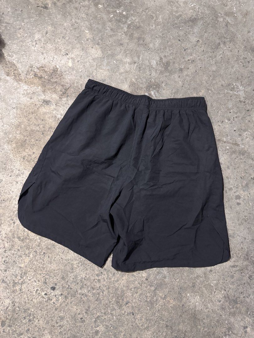 Nike dri fit (Category: Shorts) located in Pasig City. Submitted by dripthrift1600 (Listing ID 1470317105, Image 2). Description: - Nike dri fit - Good condition - Issue: None - Sizes: L - Dimes: 30x19.