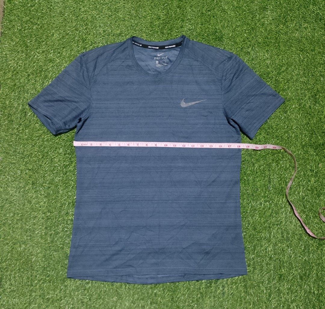 Nike Drifit (Category: Tshirts & Polo Shirts ) located in Bacolod City. Submitted by belleza_030299 (Listing ID 1470314283, Image 3). Description: Excellent condition no issue Fit to Mideum M on tag.
