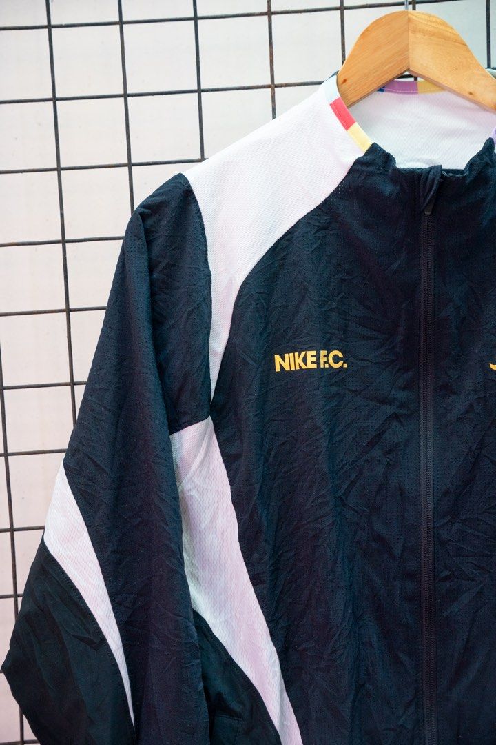 Nike Drifit Jacket (Category: Coats, Jackets and Outerwear) located in Bulacan. Submitted by vckssn (Listing ID 1470247537, Image 3). Description: dimensions: 23 width 27 length best fit large complete tags no issue color rate: 9.5/10.
