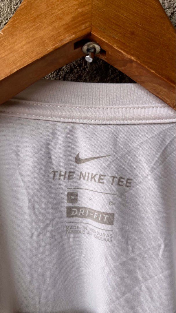 Nike Dri-Fit T-Shirt (Category: Activewear) located in Cabuyao City. Submitted by kisyana (Listing ID 1470155314, Image 2). Description: .