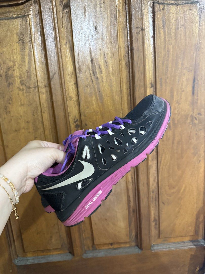 Nike Dual Fusion Run 2 (Category: Sneakers) located in Imus. Submitted by mysticstar_f121de (Listing ID 1470159472, Image 1). Description: .