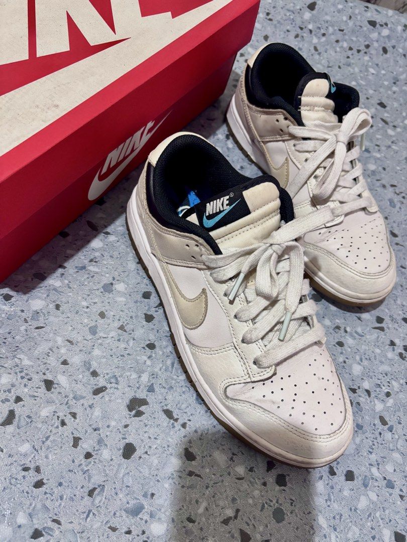 NIKE DUNK LOW SE (Category: Sneakers) located in Manila. Submitted by keyttttt_keyttttt (Listing ID 1470190020, Image 2). Description: Comes with the original shoe box ✨ Condition: used but not abused, well-kept & no major flaws.