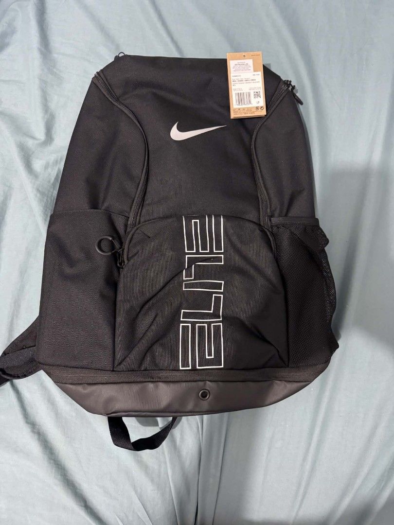 Nike Elite V3 Bnew (Category: Backpacks) located in Muntinlupa City. Submitted by royalstone.53e03d (Listing ID 1470298071, Image 1). Description: - Authentic Black Nike Hoops Elite backpack with white branding - Brand new, untouched with original tag and protective plastic wrapping - Padded shoulder straps equipped with visible Max Air units for maximum comfort - Convenient mesh side pockets for water bottles and essentials - Features signature 