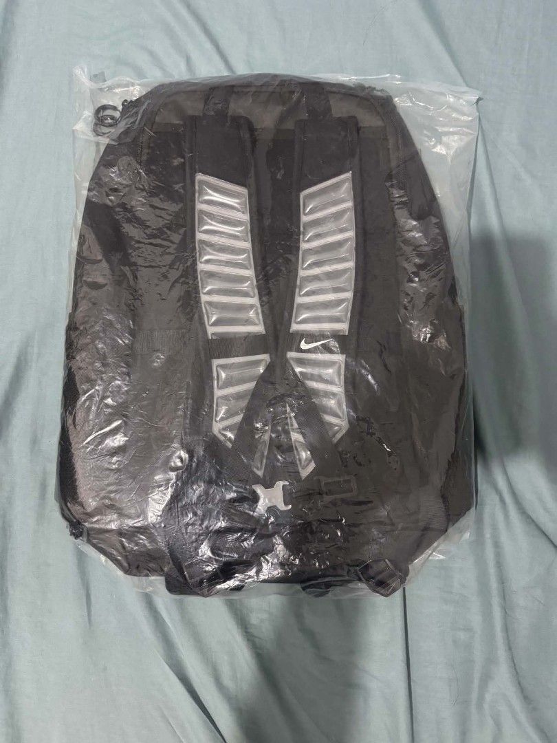 Nike Elite V3 Bnew (Category: Backpacks) located in Muntinlupa City. Submitted by royalstone.53e03d (Listing ID 1470298071, Image 2). Description: - Authentic Black Nike Hoops Elite backpack with white branding - Brand new, untouched with original tag and protective plastic wrapping - Padded shoulder straps equipped with visible Max Air units for maximum comfort - Convenient mesh side pockets for water bottles and essentials - Features signature 