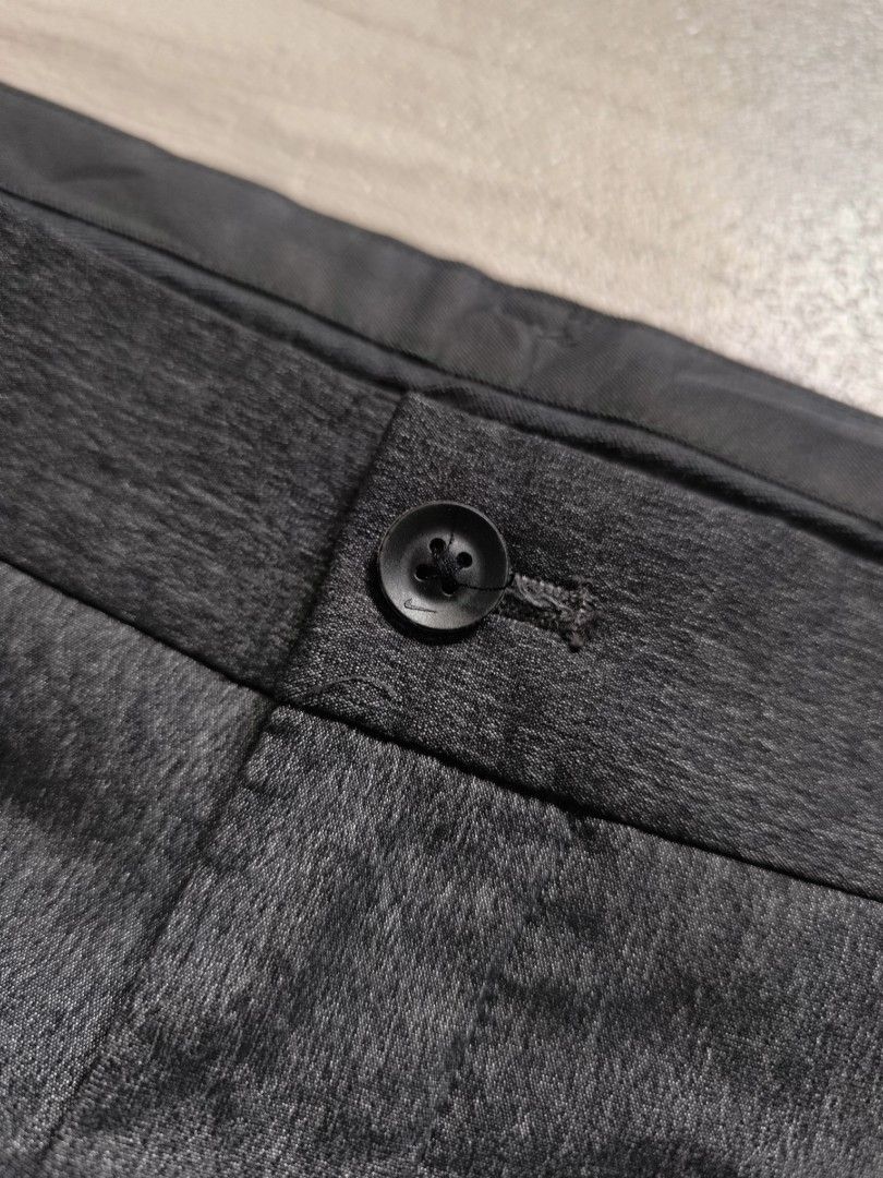 Nike Golf Modern Fit Pants Size 34 Dark Grey (Category: Trousers) located in Talisay. Submitted by jppppppppp (Listing ID 1470235276, Image 2). Description: Nike Golf Pants Quick Dry Light Weight Water Repellent Tagged as 34 Actual Dimensions W 35 L 39.5 Leg Opening 8 Excellent Condition 1️⃣4️⃣9️⃣0️⃣+SF 09472849954.