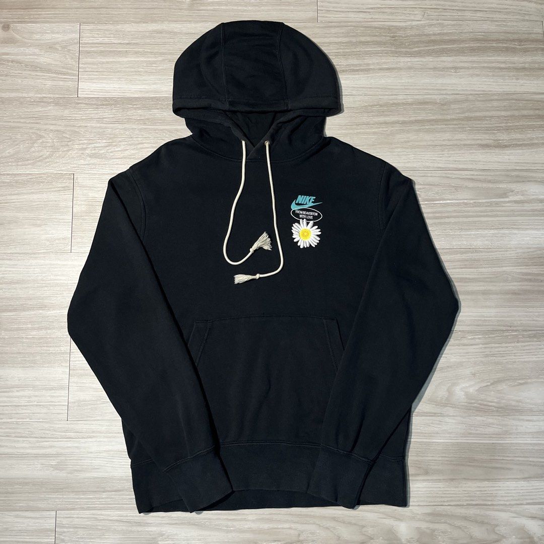 Nike “have a nike day” Hoodie (Category: Coats, Jackets and Outerwear) located in Cavite. Submitted by latteroption (Listing ID 1470332013, Image 1). Description: Nike “have a nike day” Hoodie issue: minimal fade on neckline Condition: 9/10 Size: L Length x Width: 27x23.