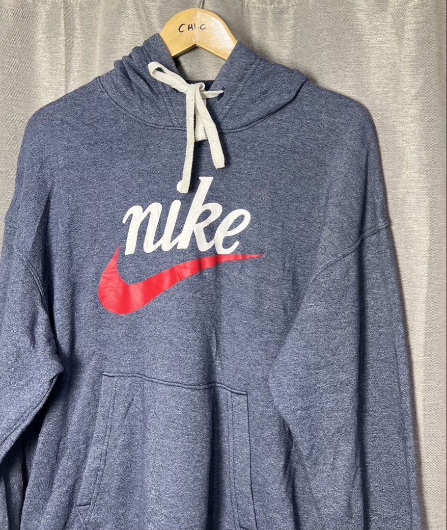 Nike hoodie (Category: Coats, Jackets and Outerwear) located in General Trias. Submitted by luxfinds2019 (Listing ID 1470171155, Image 3). Description: Nikee hoodie! 499 shipped Fit xl 23.5by28 Excellent to new No issue Loc laguna Pn.