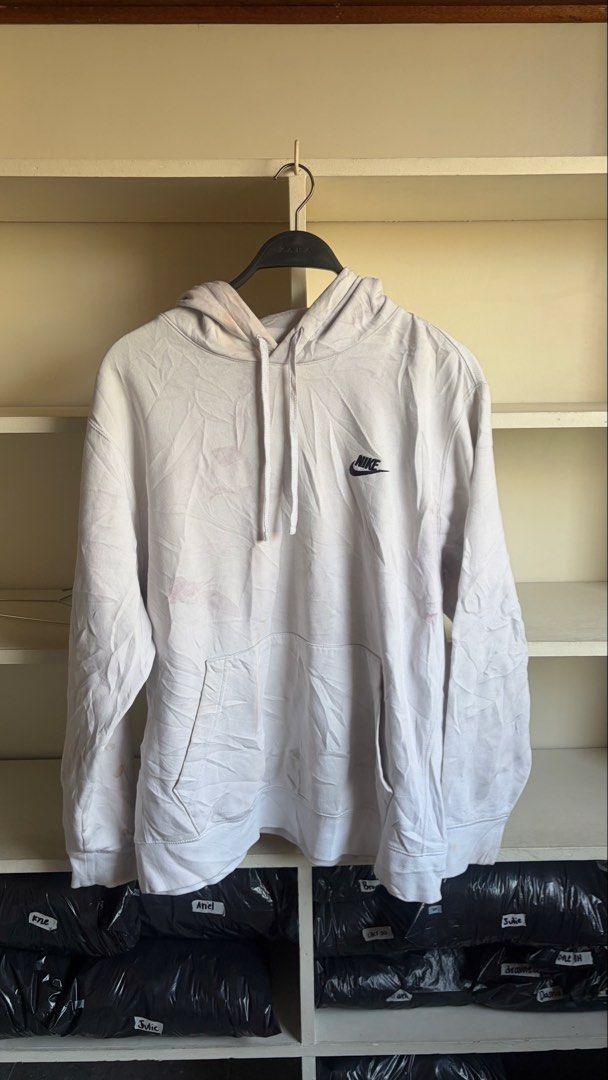 Nike Hoodie (Category: Hoodies) located in Manila. Submitted by _revault (Listing ID 1470302522, Image 1). Description: .