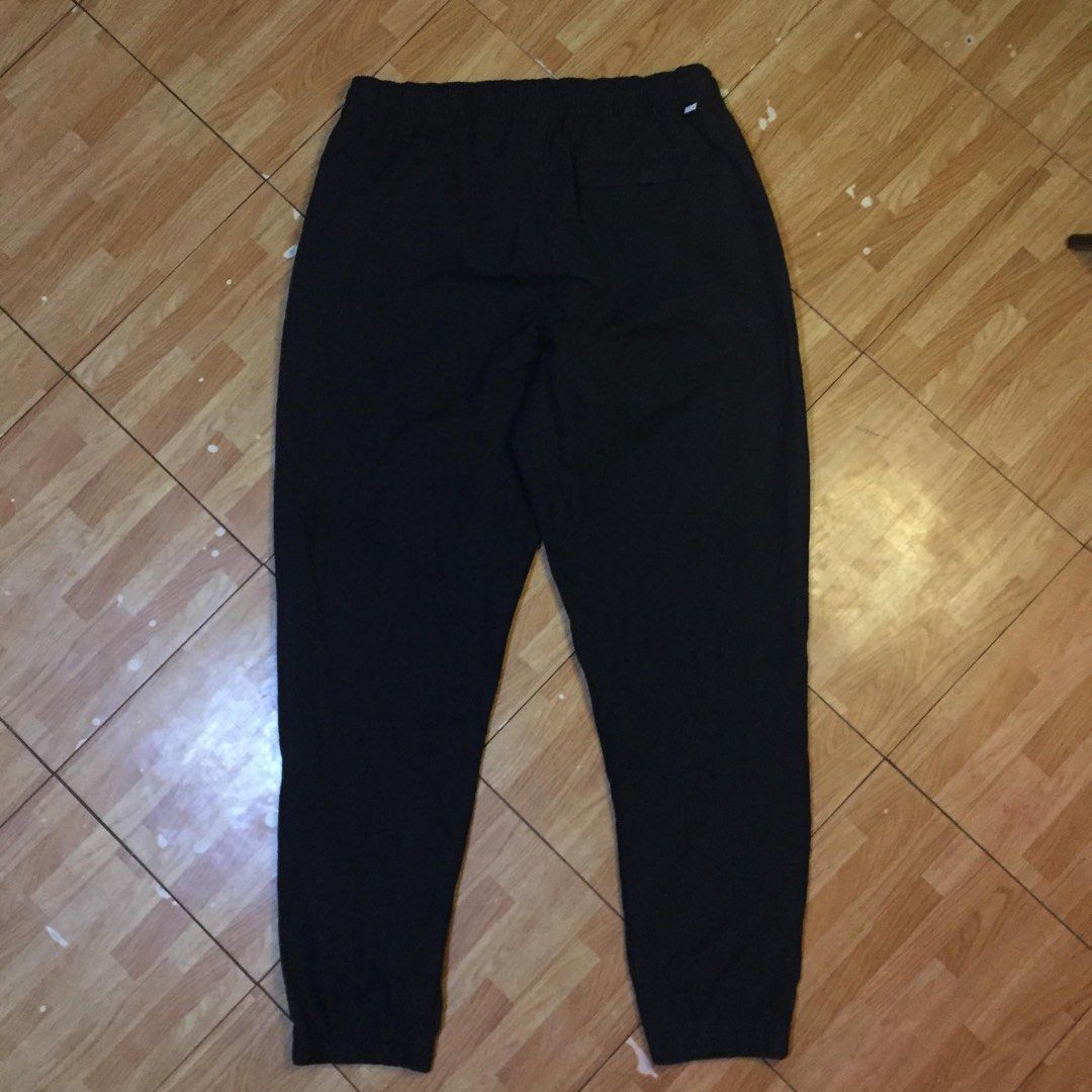 Nike Jogger Pants (Nylon) (Category: Joggers) located in Manila. Submitted by a.stmngo (Listing ID 1470311837, Image 2). Description: Size XL on tag Waist 32-36 inches Length 41 inches Thigh 12 inches Leg opening 5-7 inches stretchable Needwash Good Condition 📍Manage your expectation. Item is thrifted. 📍Nagcarlan, Laguna.