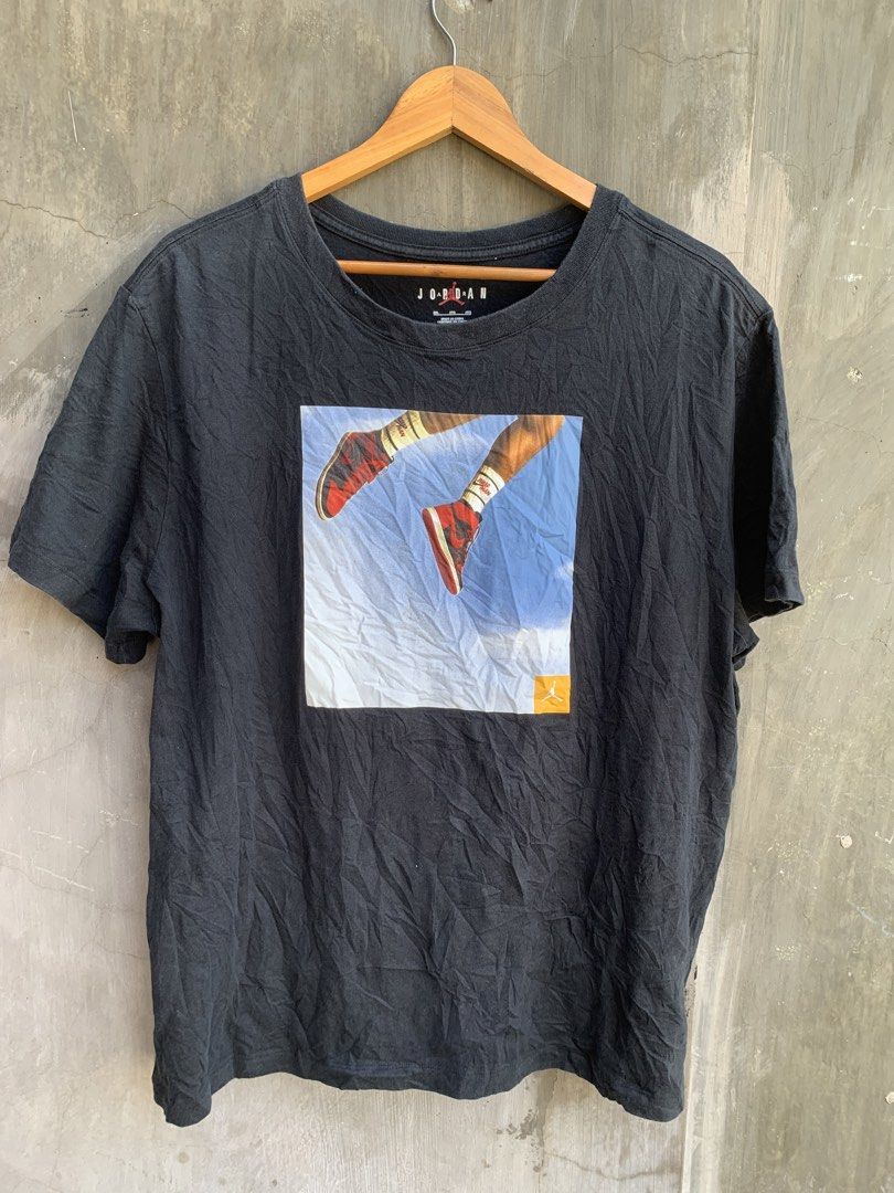 NIKE JORDAN (Category: Tshirts & Polo Shirts ) located in Panabo. Submitted by banjogores (Listing ID 1470187675, Image 1). Description: 𝗗𝗜𝗠𝗘𝗦:22x27 𝗦𝗜𝗭𝗘:L ‎𝗖𝗢𝗟𝗢𝗥 𝗥𝗔𝗧𝗘:9.5/10 ‎𝗖𝗢𝗡𝗗𝗜𝗧𝗜𝗢𝗡:VERY GOOD CONDITION ‎𝗜𝗦𝗦𝗨𝗘: SEE LAST PIC ‎ ‎❗️𝗖𝗢𝗟𝗢𝗥 𝗠𝗔𝗬 𝗩𝗔𝗥𝗬 𝗗𝗨𝗘 𝗧𝗢 𝗟𝗜𝗚𝗛𝗧𝗜𝗡𝗚.