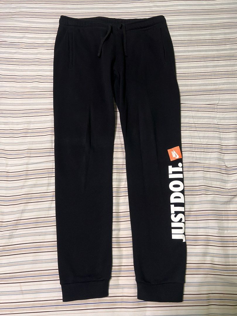 Nike Just Do It Black Sweatpants (Category: Joggers) located in Tanza. Submitted by shunsuiiii (Listing ID 1470332741, Image 1). Description: - Used twice - MOP: Maribank/Gotyme.
